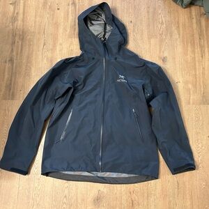Arc’teryx Men’s Lightweight Jacket